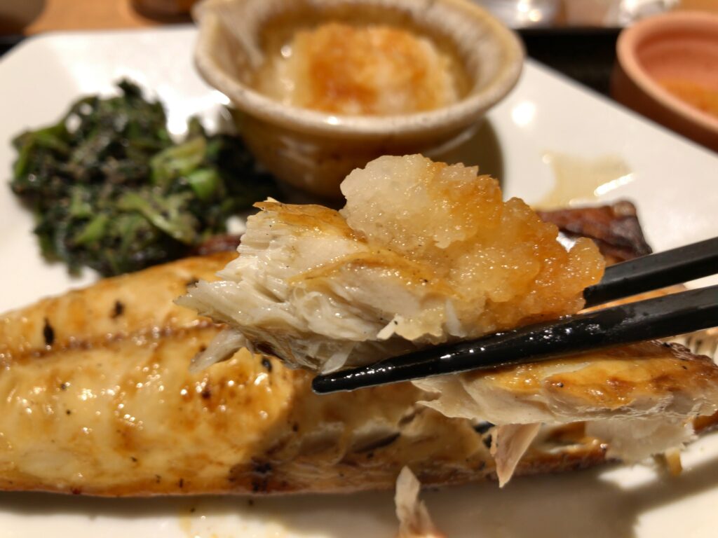 大戸屋「さばの炭火焼き定食」のサバの身